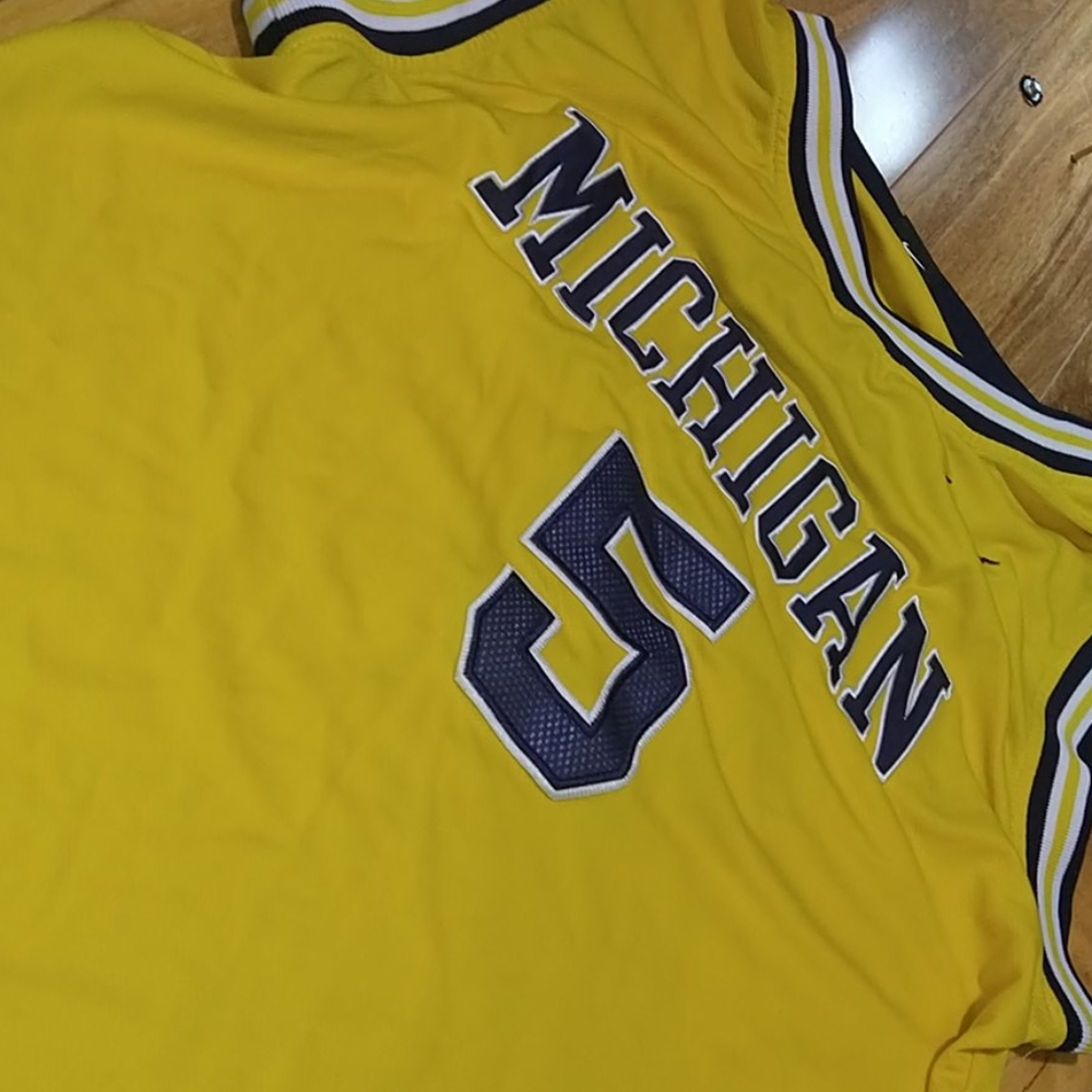 Nike Team Wear Michigan State Basketball J…